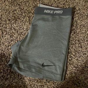 Nike Pro